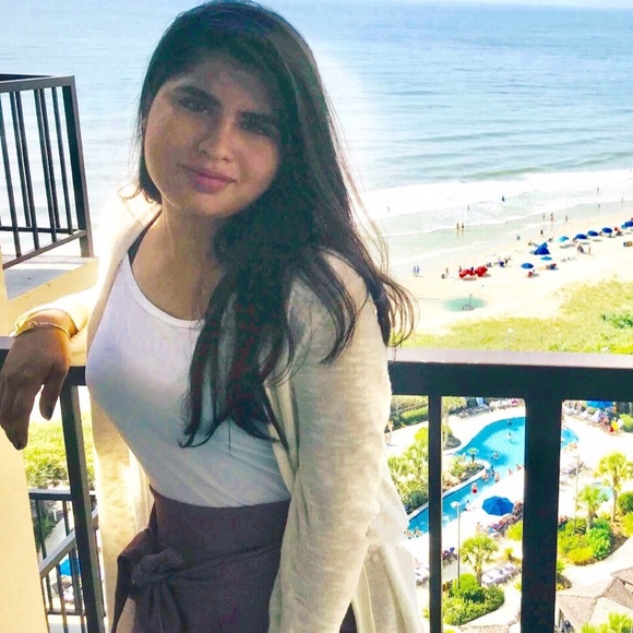 Meet your Posher, Sajida - Picture 1 of 1